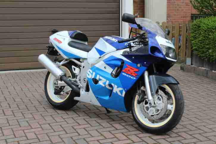 Suzuki GSXR GSX-R 600 / blau-weiss / Top-Zustand / Bingo-Bikes