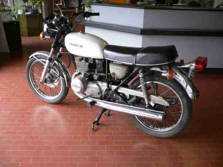 Suzuki GT 185 Motorrad