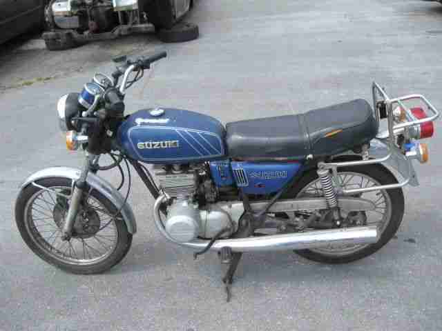 Suzuki GT 185 ZWEITAKTER wie abgebildet der Motor dreht