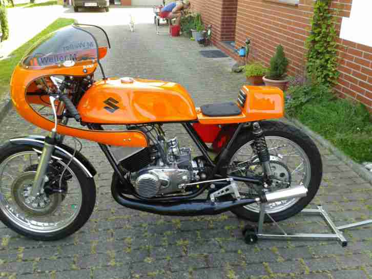 Suzuki GT250 Rennmaschine