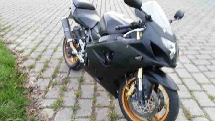 Suzuki GsxR 750 K4