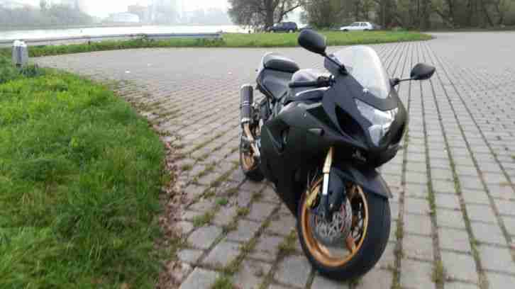 Suzuki GsxR 750 K4