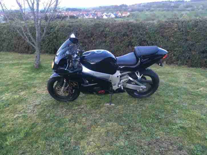 Suzuki Gsxr 750 SRAD Viele Teile Neu Sofort Fahrbereit
