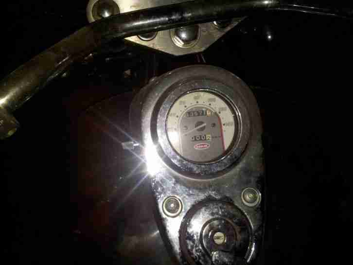 Suzuki Intruder 125 und Daelim VT Evolution 125