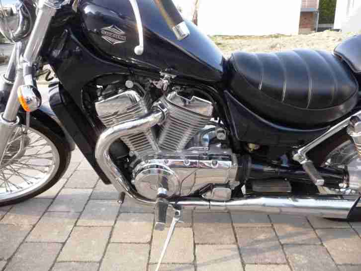 Suzuki Intruder VS 800 EZ 1993 Kilometerstand 16.400 km