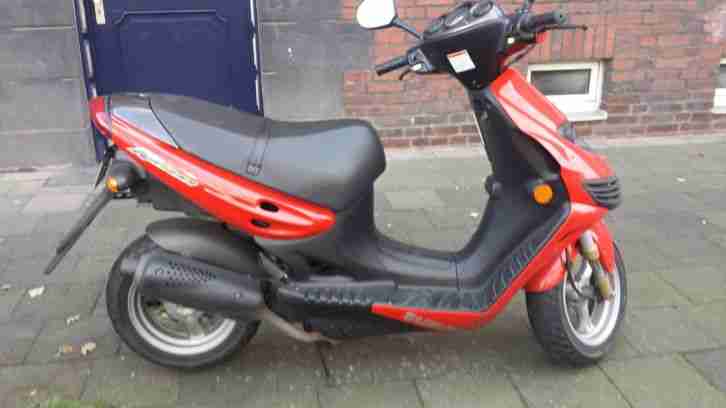 Suzuki Katana Ay 50 Garagenroller