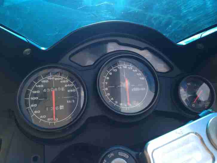 Suzuki RF 600