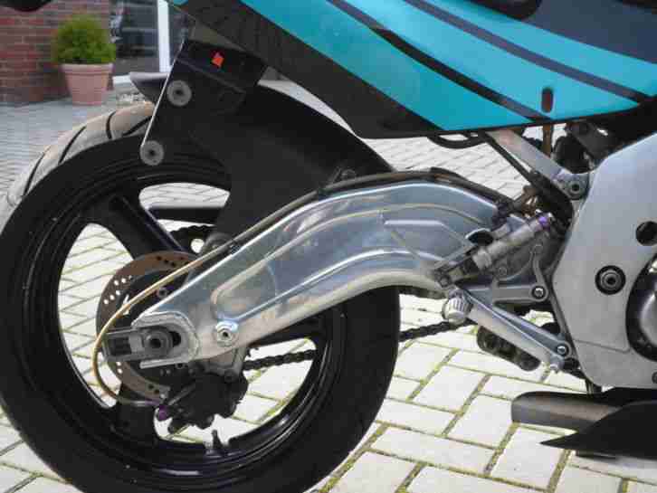 Suzuki RGV 250