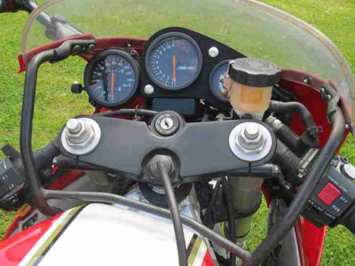 Suzuki RGV 250 Lucky Strike