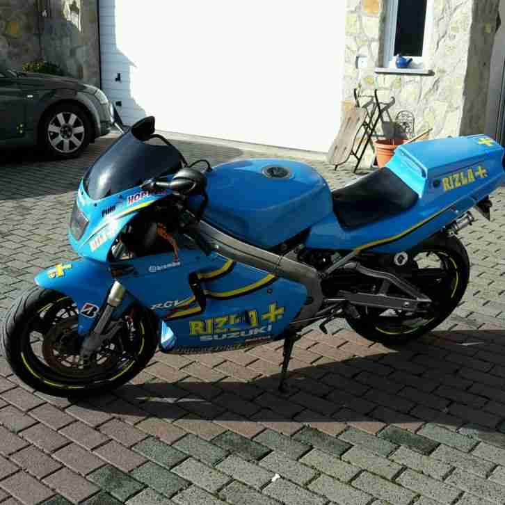 Suzuki RGV 250 Rizla+