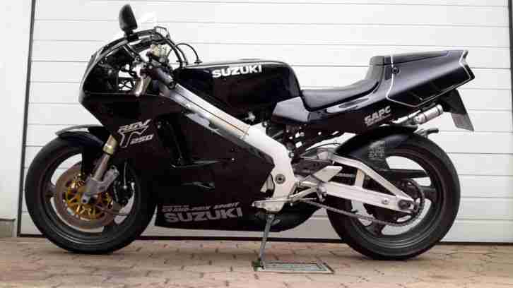 Suzuki RGV 250 VJ22 Neuaufbau