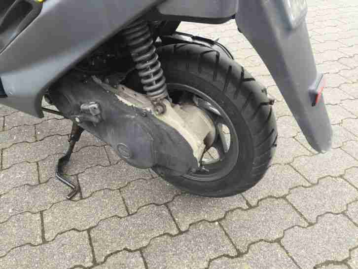 Suzuki Roller AP 50 ccm 2 Takt Motor Scooter gebraucht nur 5000 km