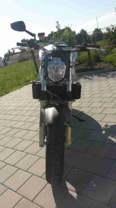 Suzuki SV 650 S K3 mit IXIL- Sportauspuff, 2-Zylinder, Reifen neuwertig, KD neu