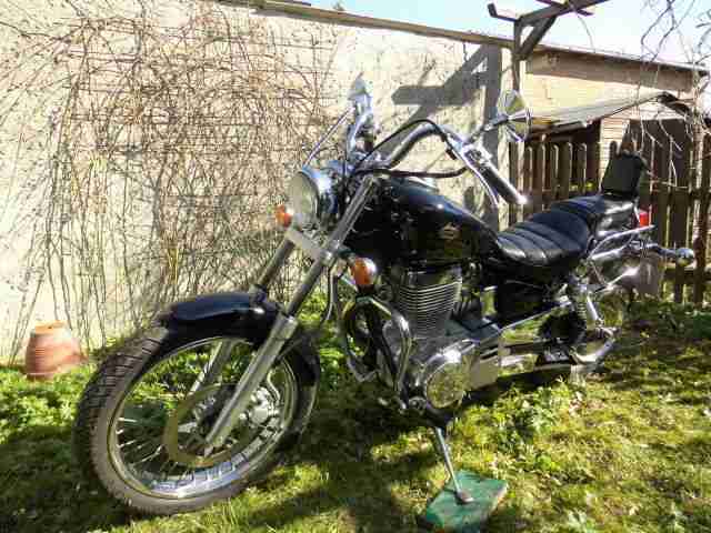 Suzuki Savage LS 650 (Chopper) Bauj. 06/94, 24 kW, km-St.29.000, Metal.- Schwarz