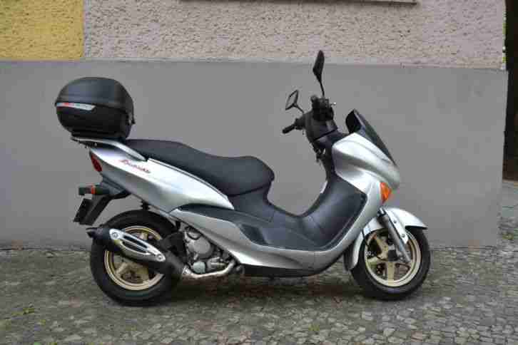 Suzuki UC 125 Epicuro Roller Scooter