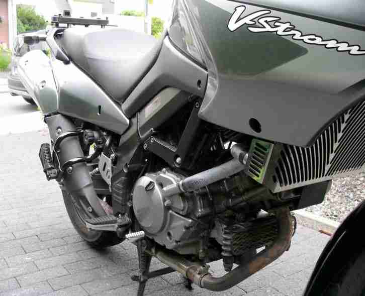 Suzuki V-Strom 650 DL ABS Saison- und Garagenfahrzeug mit Extras und Zubehör