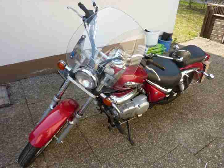 Suzuki VL 125