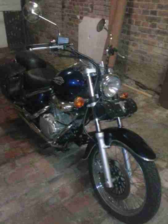 Suzuki VL 125