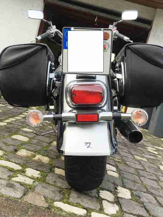 Suzuki VL 1500 mit viel Zubehör (Hepco&Becker / Zusatzscheinwerfer / Sturzbügel)