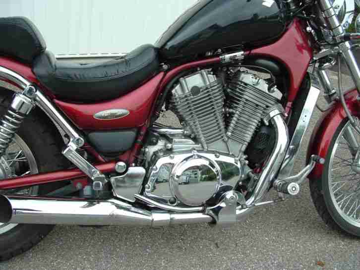 Suzuki VS 800 GL Intruder, Chopper, Cruiser, EZ 08/1996, metallic rot schwarz