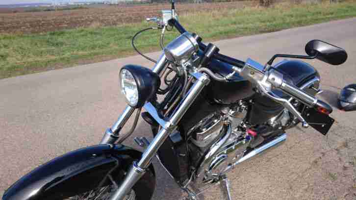 Suzuki VS800 mit schönen Umbau