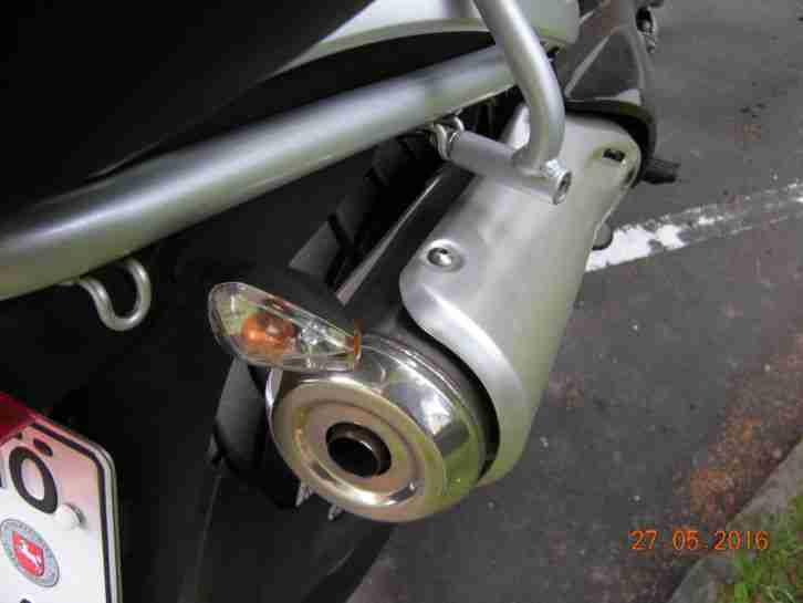 Suzuki XF 650 Freewind