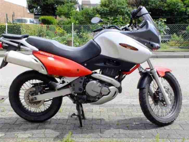 Suzuki XF 650 Freewind