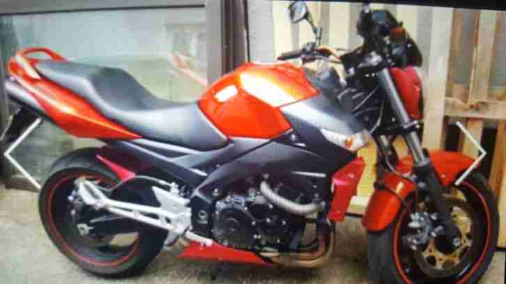 Suzuki gsr 600