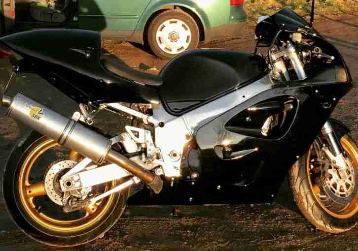Suzuki gsx-r 750 srad