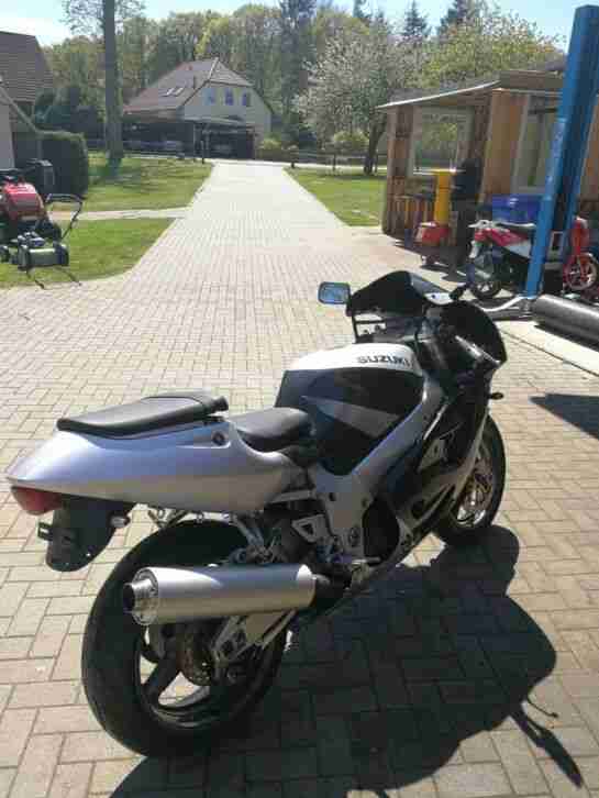 Suzuki gsxr750