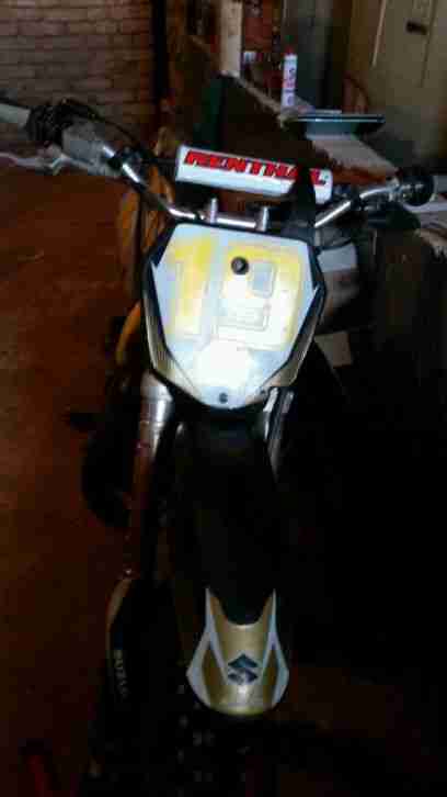 Suzuki rm 85 mit Ersatz Verkleidung