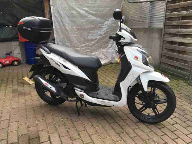 Sym 125er Roller 1jahr Alt Mit Garantie Wie Neu Kein Piagio Oder Vespa 125ccm