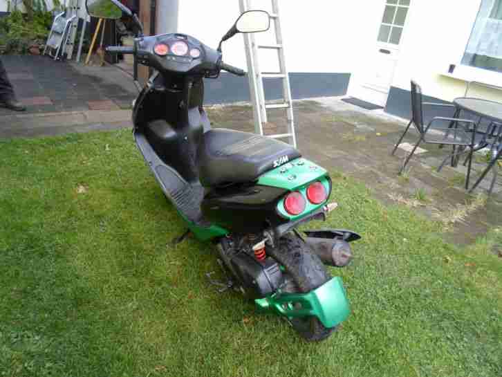  Sym Red Devil Roller Scooter Mofa