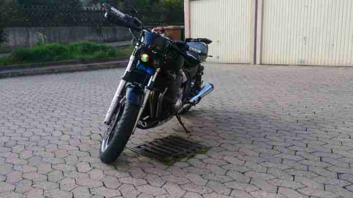 TOP seltene "coole" KAWASAKI - ZEPHYR 1100 " Streetfighter - Look " + Zubehör