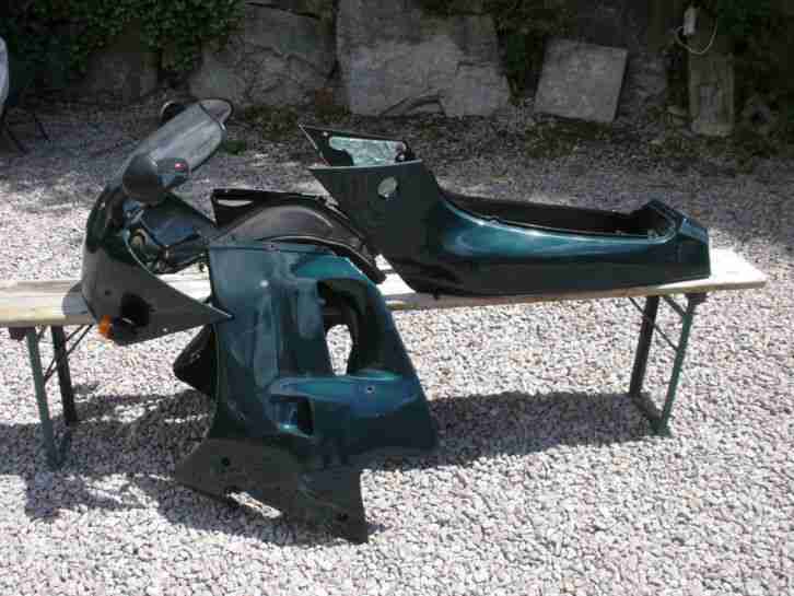 TRIUMPH 900 KOMPL:VERKLEIDUNG MIT SCHEINWERFER