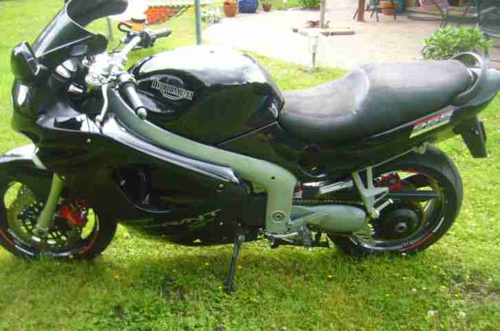 TRIUMPH 955I ST NUR 3.TAGE SUPERPREIS 1700EURO!!!!!!