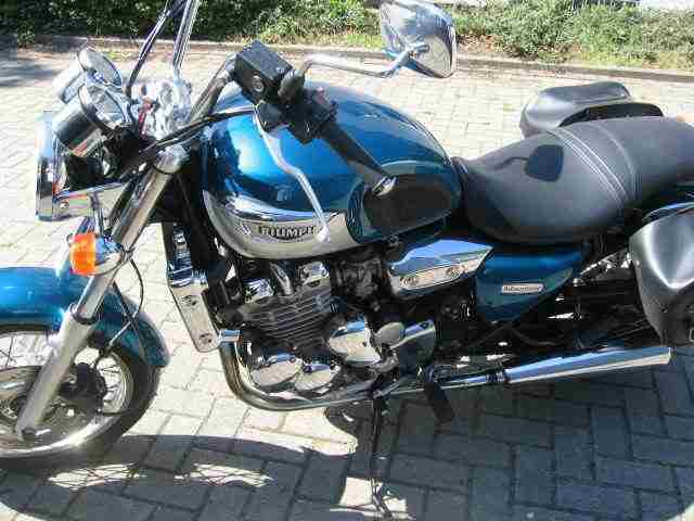 TRIUMPH ADVENTURER