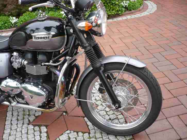 TRIUMPH BONNEVILLE T 100 mit 1154 Km