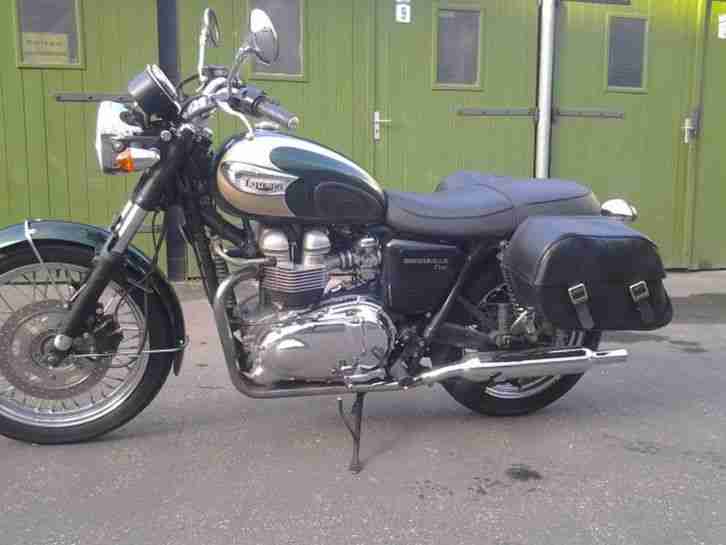TRIUMPH BONNEVILLE T100 in Top-Zustand! TÜV NEU !!!