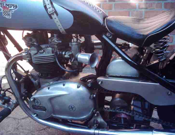 TRIUMPH LOW RIDER