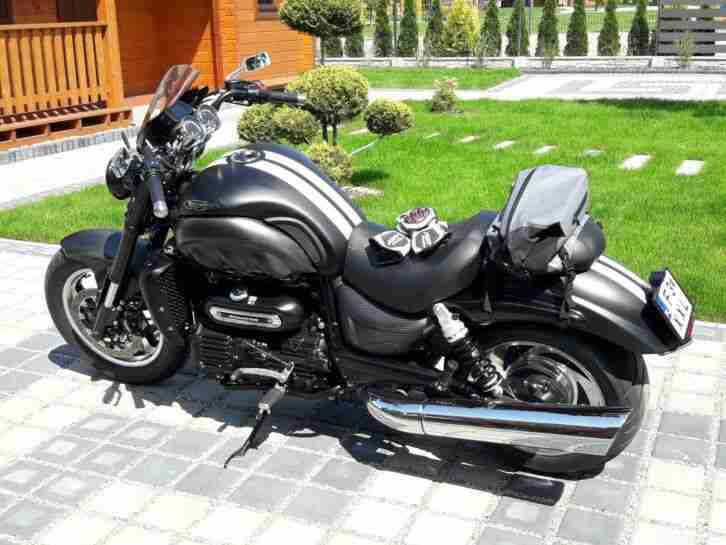 TRIUMPH ROCKET ROADSTER CARBON PERFORMANCE