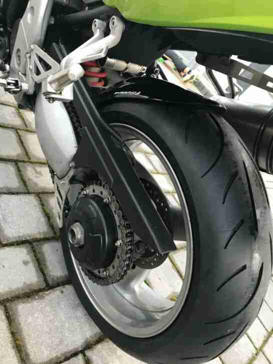 TRIUMPH SPEED TRIPLE 955i 595N EZ 2004 BESTZUSTAND
