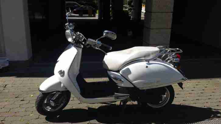 Tauris Cubana 4 Takt wenig KM - inkl. Top-Case, Helme etc.