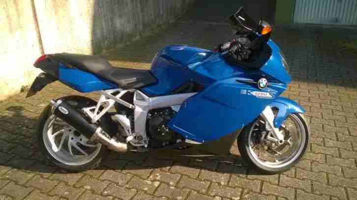 Top BMW K1200S mit 9500KM und Hurric Sportauspuff und schwarzer Scheibe.