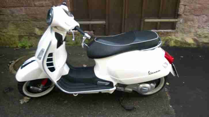 Top gepflegte Vespa Gts 300 .Dolce Vita