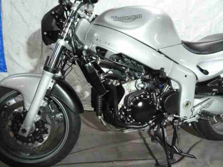 Triumpf Sprint ST 955 i Motorrad