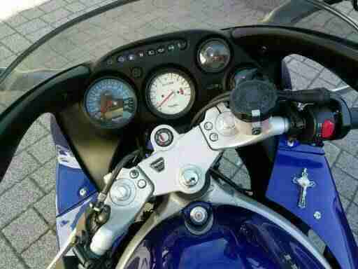 Triumpf St 955 i Motorrad