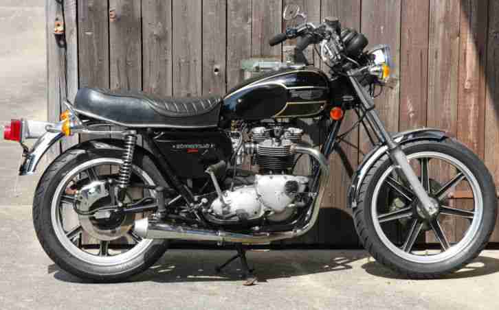 Triumph 750 Bonneville Special T140D Classic Bike Oldtimer 1979