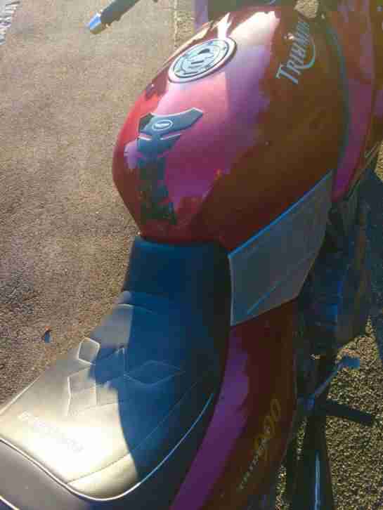 Triumph 900 Sprint T300 mit Koffer und Topcase