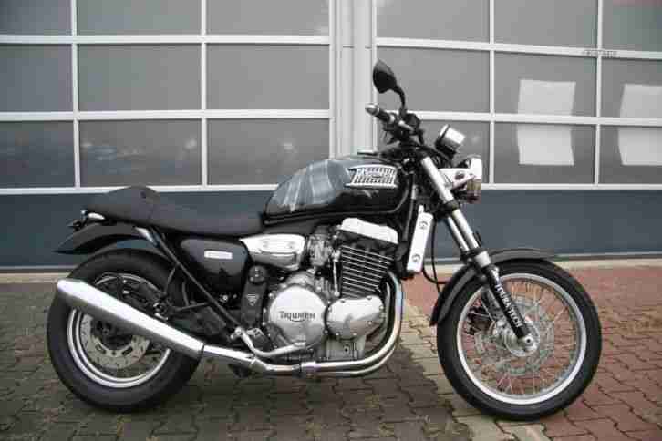 Triumph 900 Thunderbird